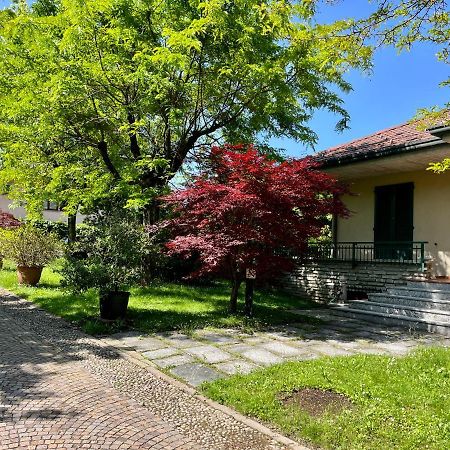 Lukas Home Con Il Cuore Appartamento 3 Camere Al Piano Terra E Appartamento 1 Camera In Taverna Merone エクステリア 写真
