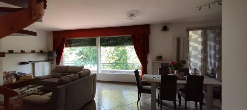 Lukas Home Con Il Cuore Appartamento 3 Camere Al Piano Terra E Appartamento 1 Camera In Taverna Merone エクステリア 写真