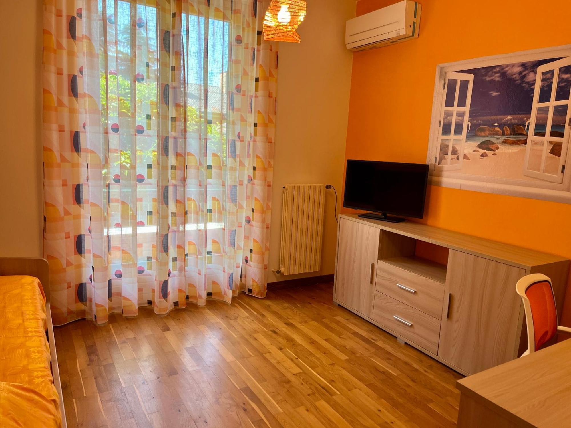 Lukas Home Con Il Cuore Appartamento 3 Camere Al Piano Terra E Appartamento 1 Camera In Taverna Merone エクステリア 写真